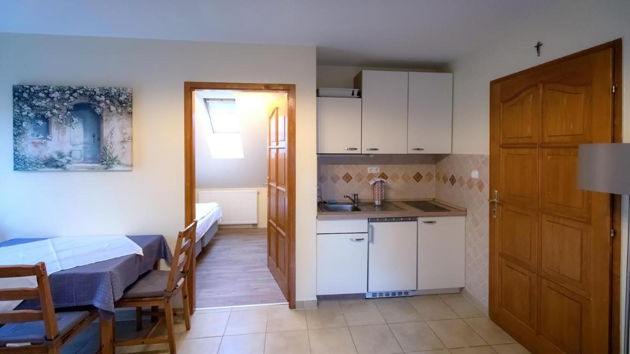 Ozkut Apartmanhaz Olmod Buitenkant foto