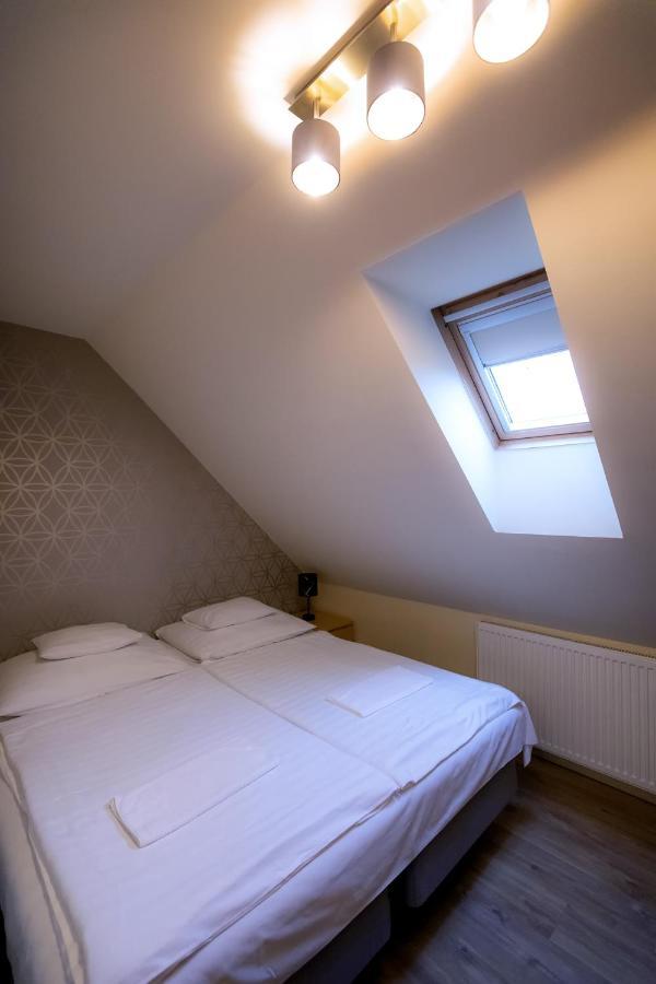 Ozkut Apartmanhaz Olmod Buitenkant foto