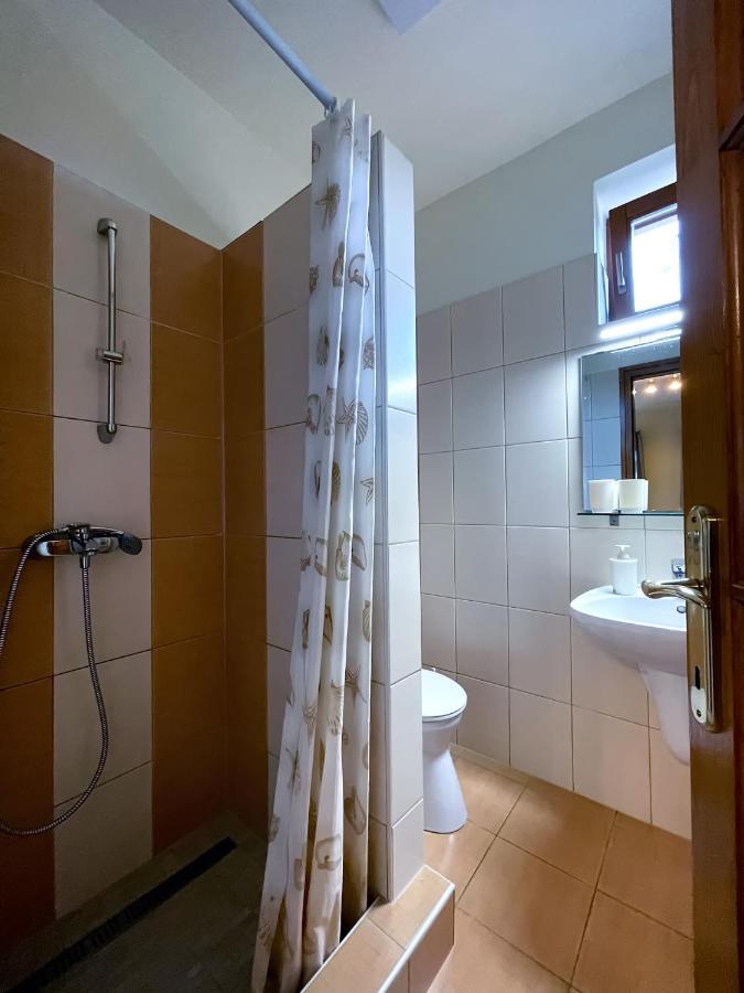 Ozkut Apartmanhaz Olmod Buitenkant foto