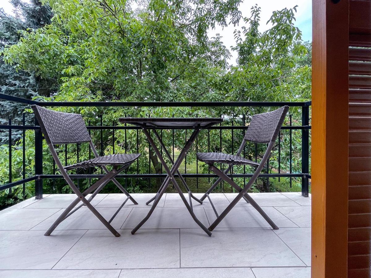 Ozkut Apartmanhaz Olmod Buitenkant foto