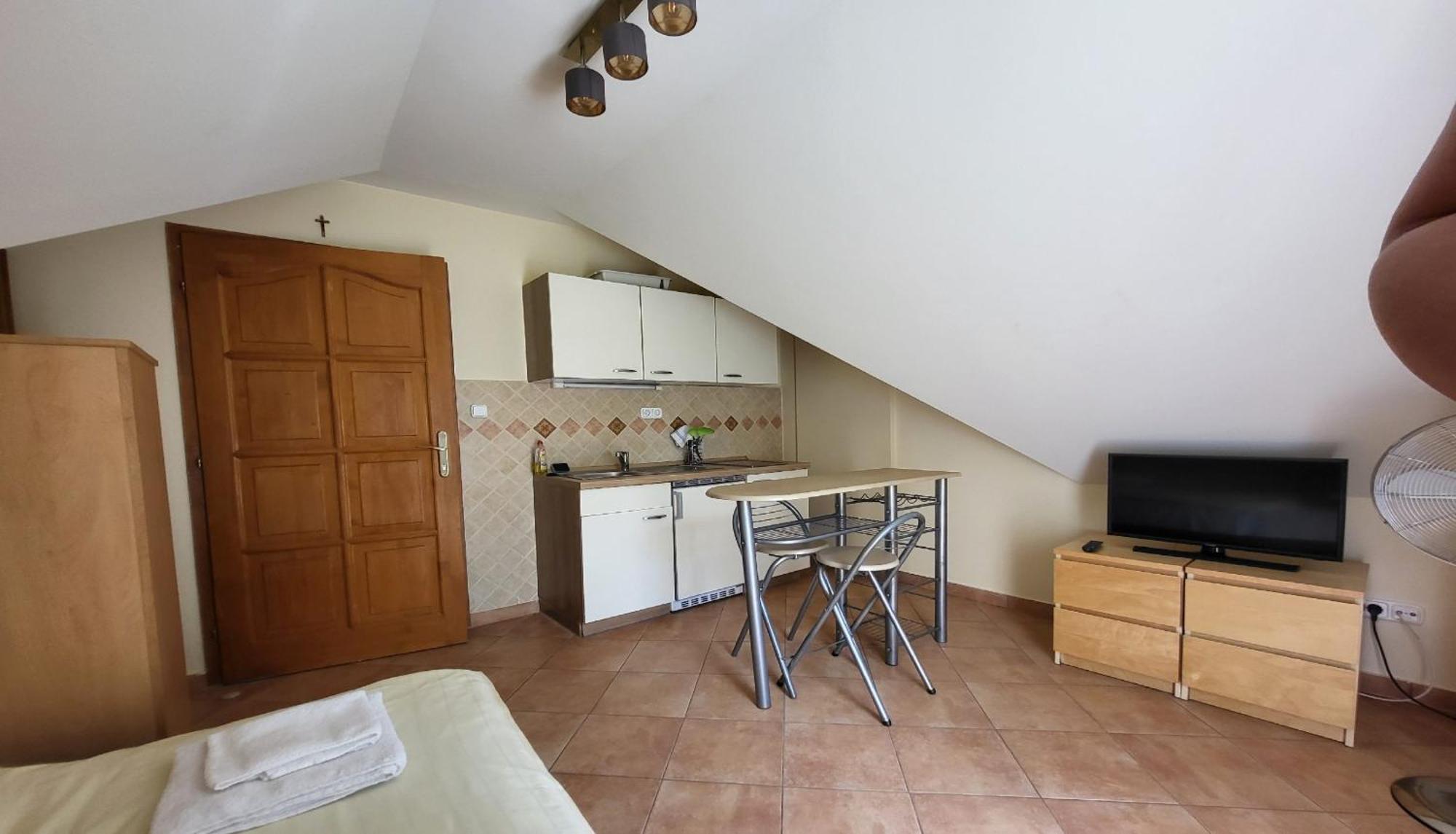 Ozkut Apartmanhaz Olmod Buitenkant foto